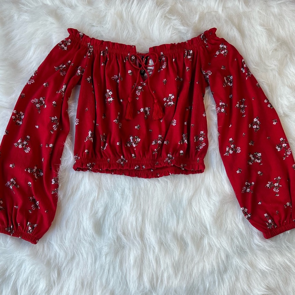 Hot red, crop top, shoulder cut, light
